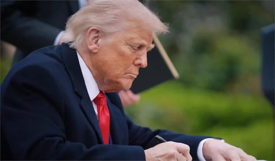 台股崩盤！單日暴跌逾2000點，刷新歷史紀錄，投資人該如何應變？