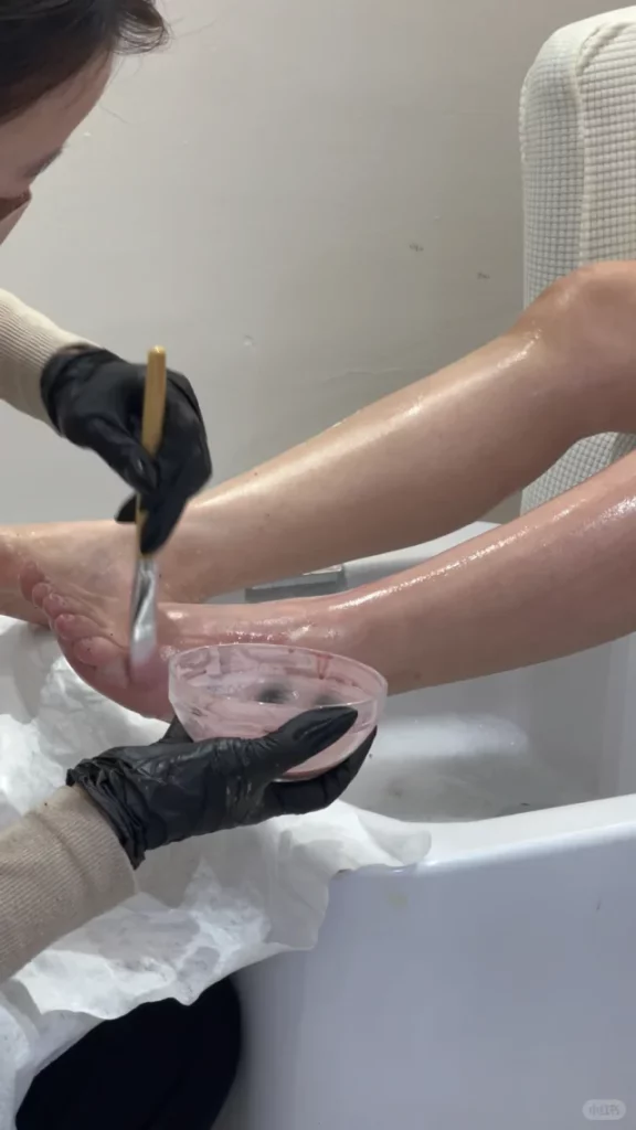 如何選擇美容院足部護理服務？資深美容師的完整挑選攻略
