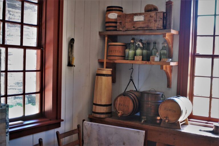 colonial kitchen supplies