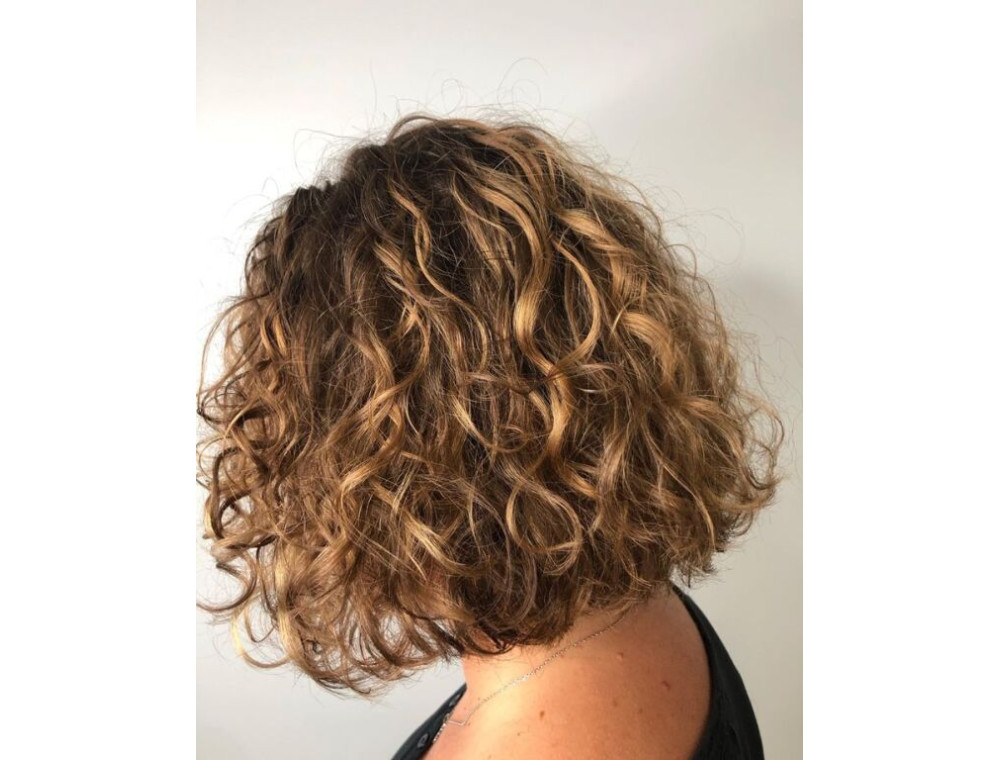 學生適合的染髮護髮組合推薦：想染髮卻怕傷髮質？超值好用組合大公開！