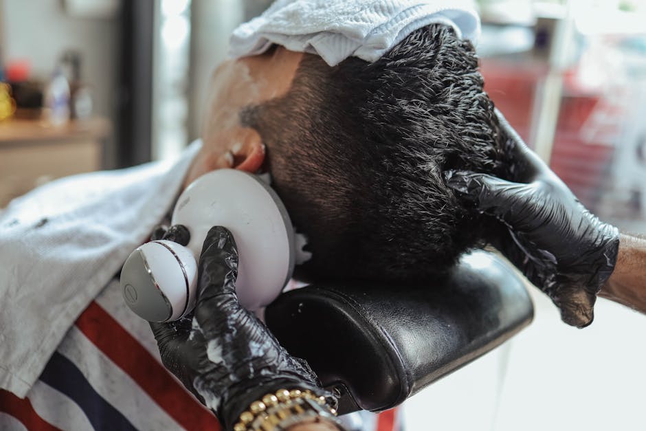 如何正確進行油性頭皮的清潔與控油？皮膚科醫師完整教學，擺脫油膩扁塌，重拾清爽髮！