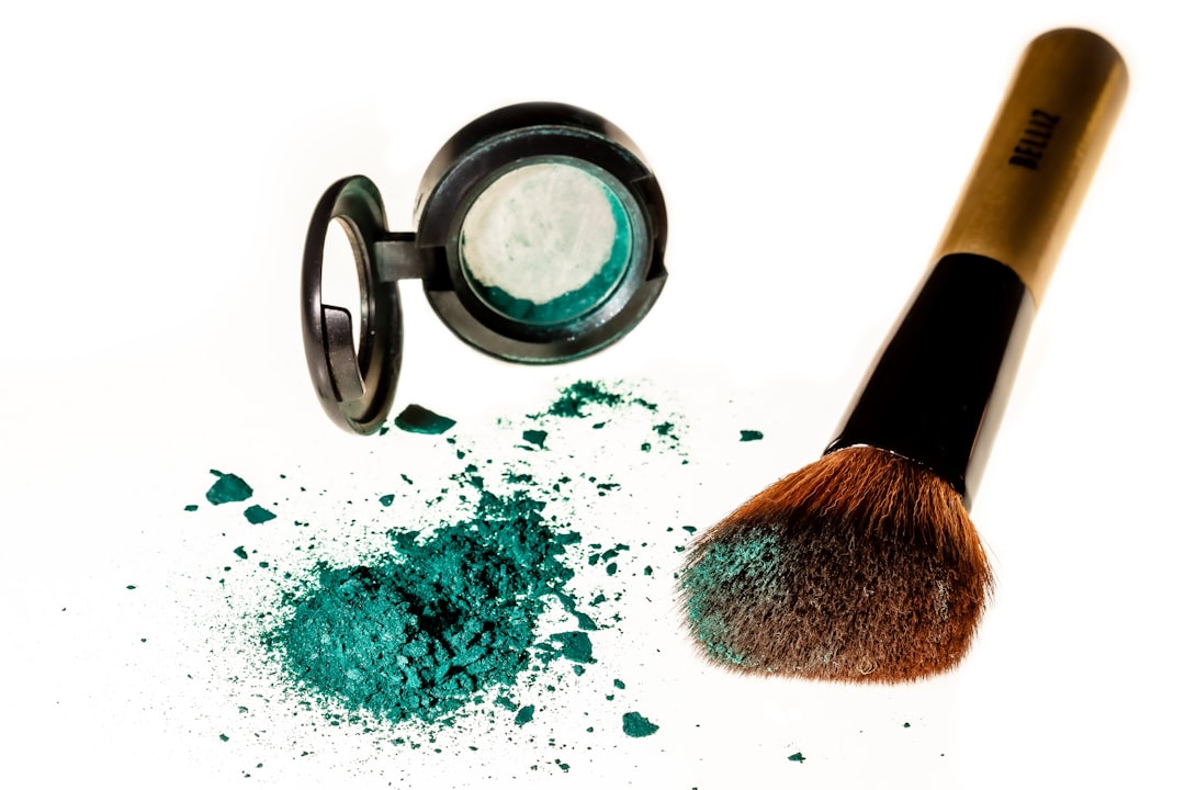 男生也適合化妝嗎？有哪些男士妝容技巧？職場、約會必學！超實用淡妝攻略