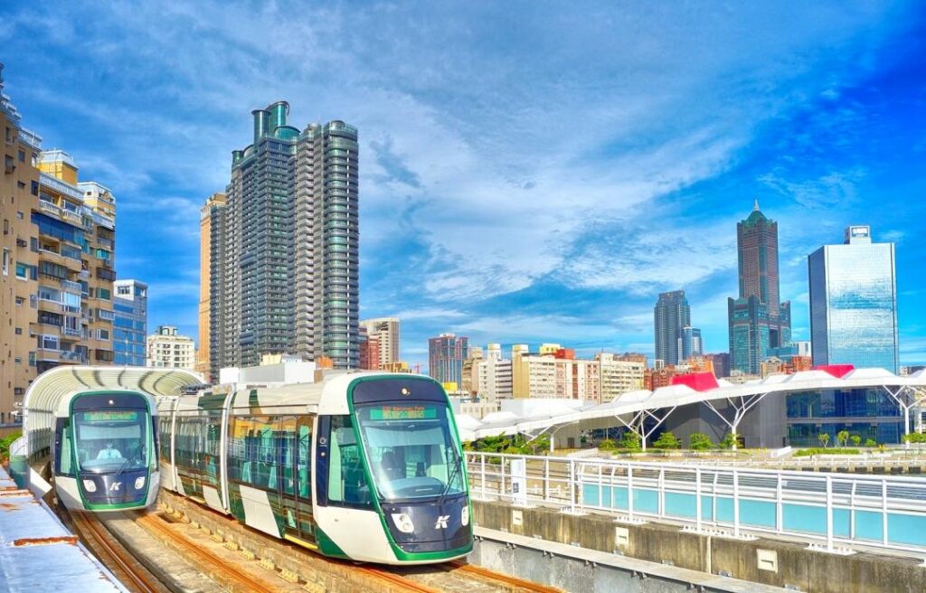 高雄輕軌成圓 提升學區與醫療站區交通便利 帶動輕軌概念宅買氣升溫