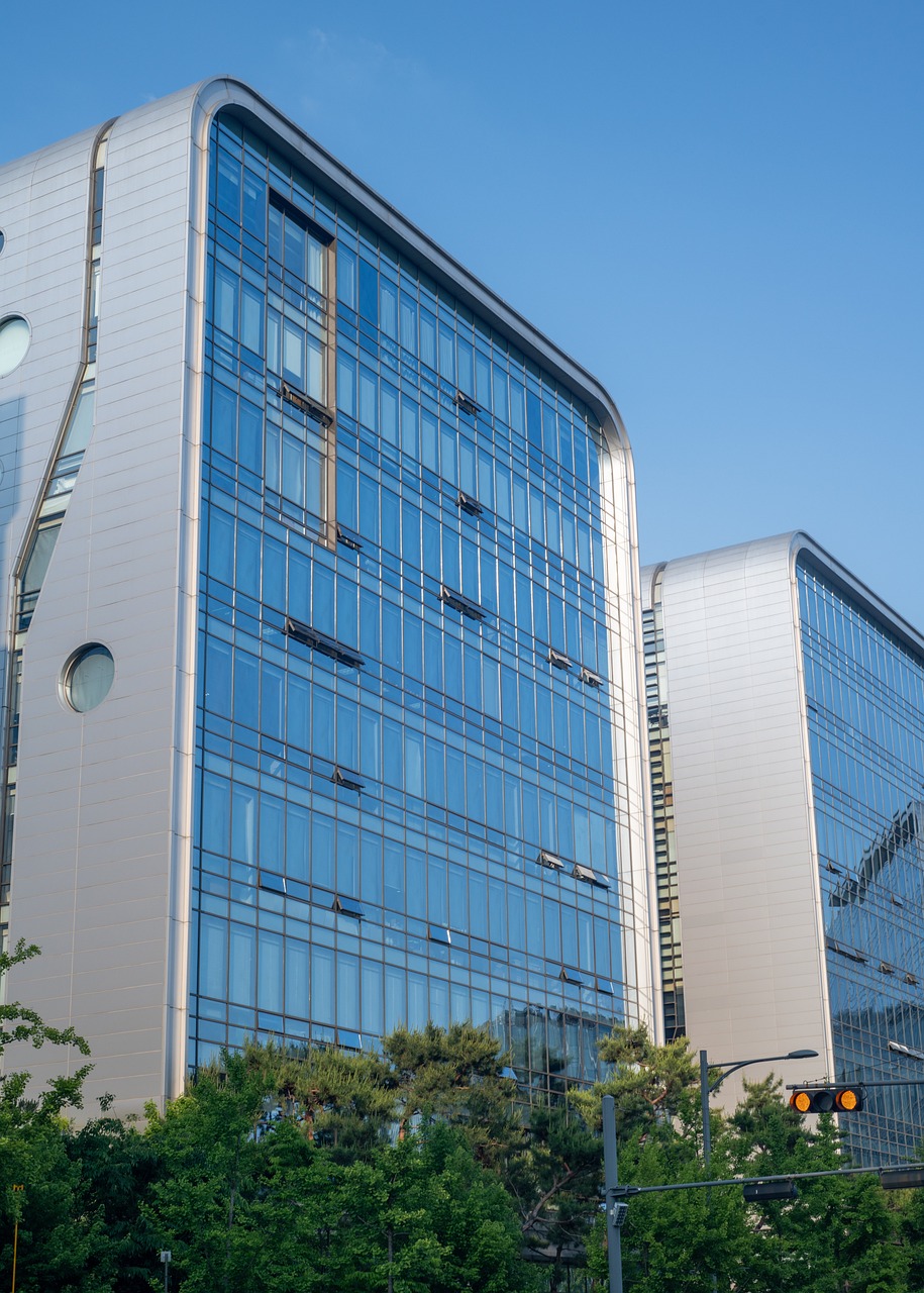 奶嘴挑選指南，哪種最能安撫寶寶？矽膠vs.乳膠奶嘴完整比較，MAM、NUK熱門款推薦！