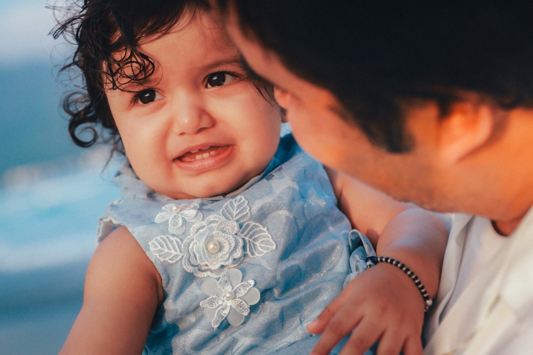 產後媽媽情緒調適＆新手爸爸角色轉換經驗談：育兒路上，新手爸媽的幸福指南