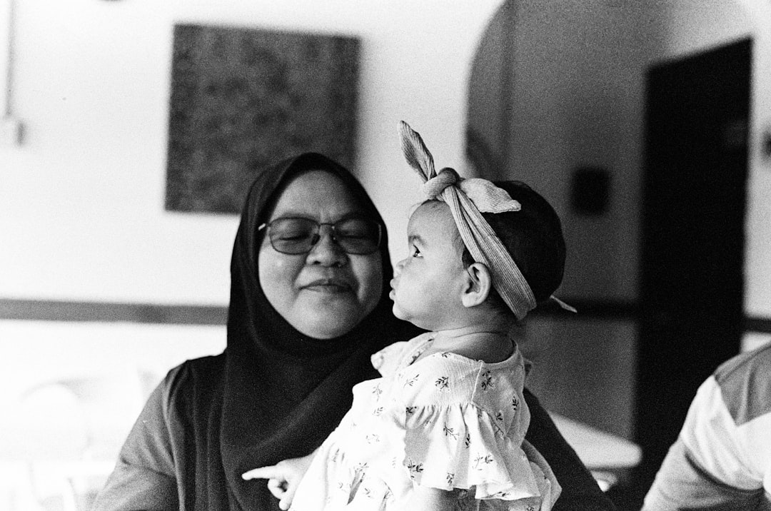 新手爸媽必知的育兒基本技巧：從嬰兒期到學齡前的完整照護指南