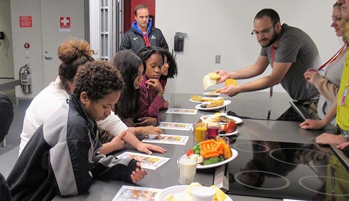 果乾水如何成為健康教育的工具？青少年健康飲食的必學攻略