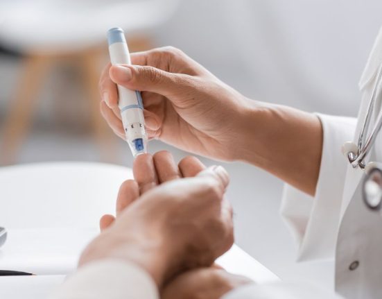 果乾水對老人好嗎？專家告訴您攝取關鍵