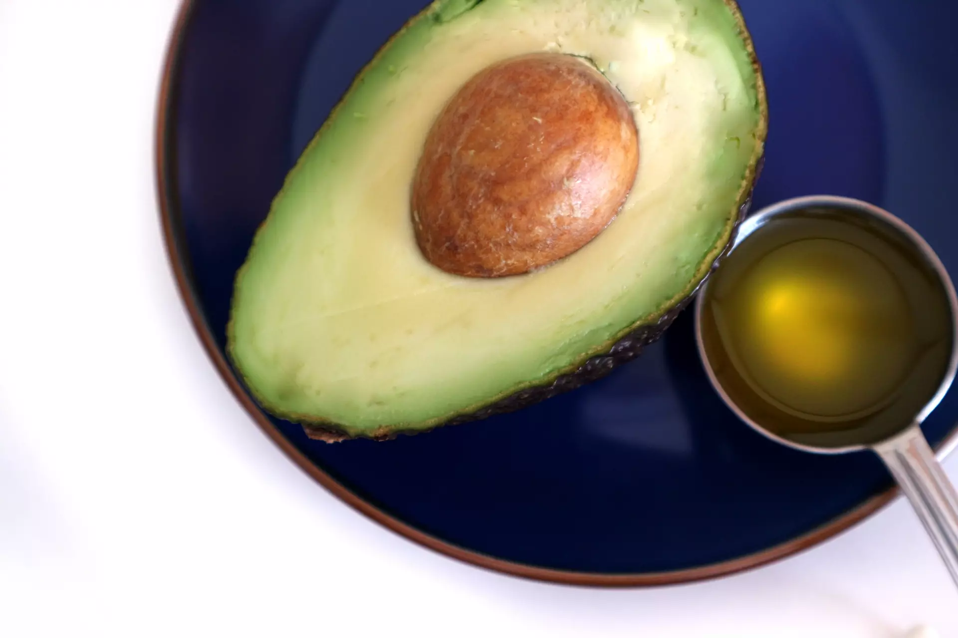 酪梨油，誰不能碰？乳膠過敏者、膽囊切除者當心！