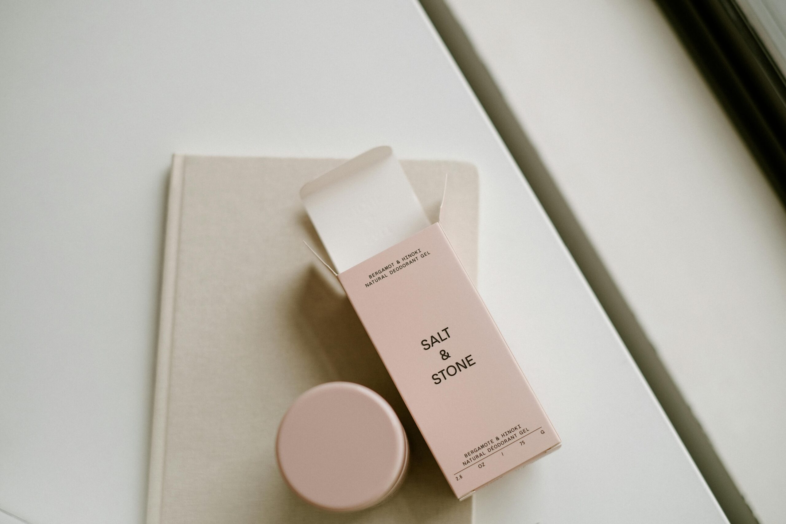 臉太乾怎麼辦？乾性肌膚保濕秘訣完整攻略