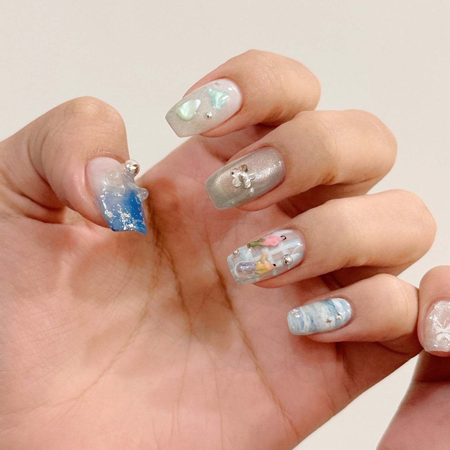 繽紛色彩怎麼搭才高級？設計師教妳用美學法則穿出個人專屬頻率