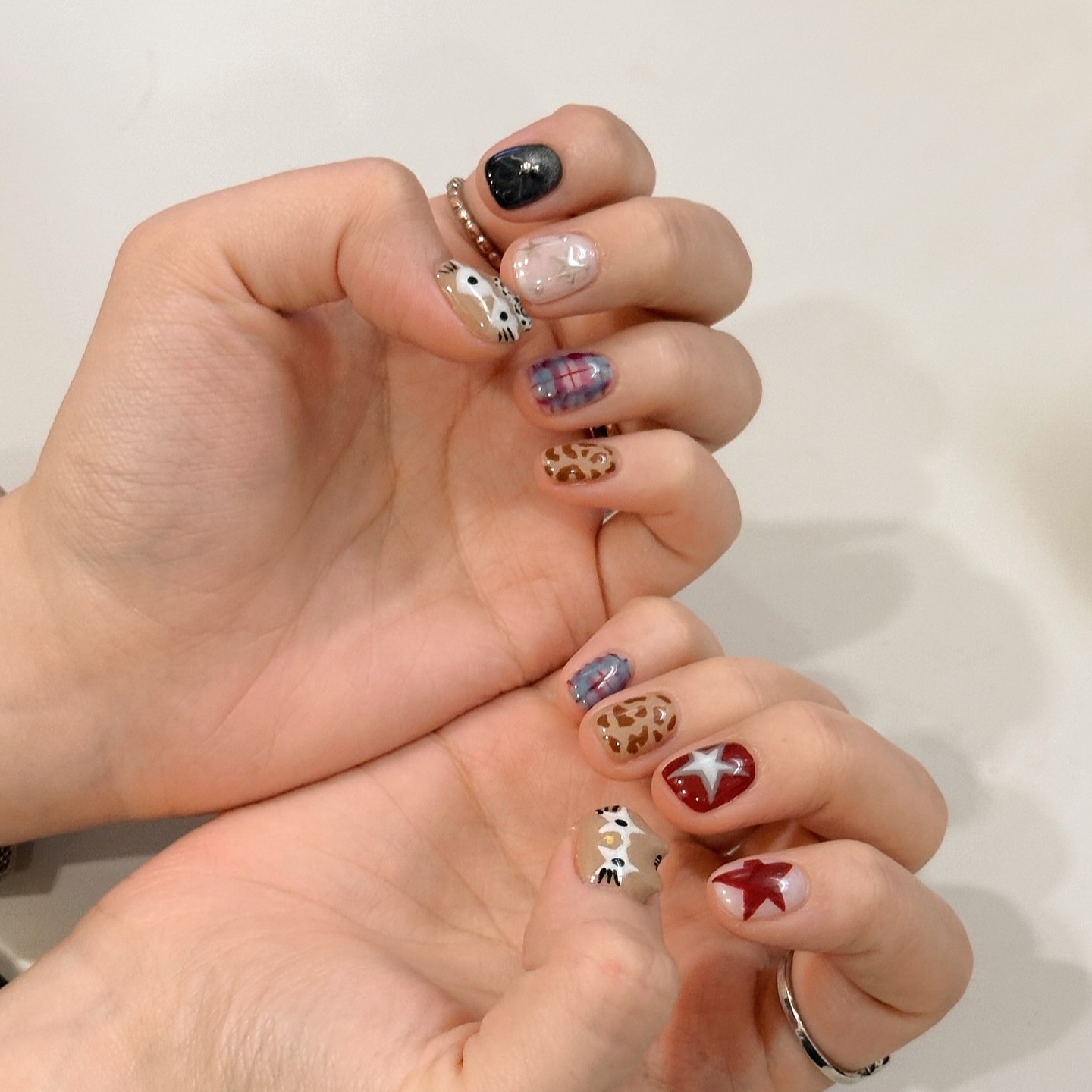 從設計師美學看繽紛美甲：如何運用色彩比例打造具『藝術張力』的指尖設計？