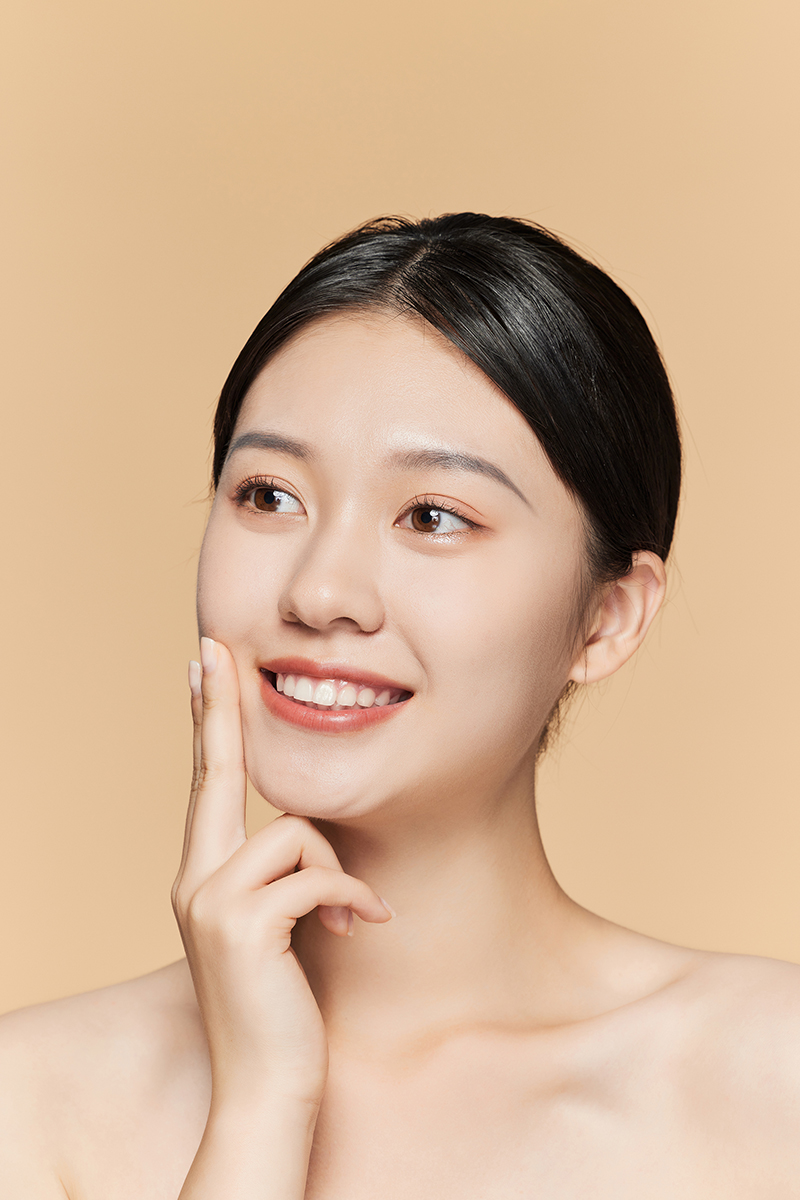 肌膚補水指南：打造水嫩膚質，綻放自信光采