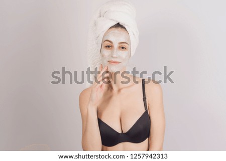 敷面膜前要擦化妝水嗎？面膜後還要擦乳液嗎？關於面膜的10個常見疑問，一網打盡！