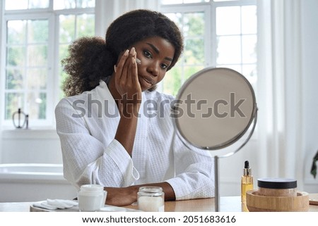 凡士林乳液能擦臉嗎？乾性肌的救星，痘痘肌、油肌要小心！