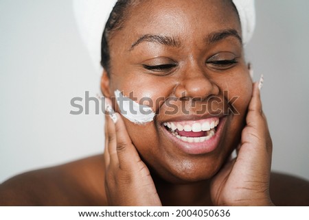 洗澡敷面膜好嗎？一張圖破解正確敷面膜時機