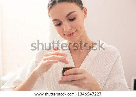 神經醯胺與酸類保養：安全搭配攻略