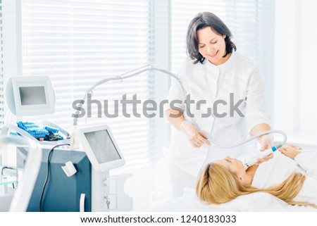 皮秒雷射後肌膚乾荒救星！專業護理師教你秒補水鎖水密技