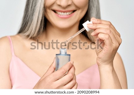 玻尿酸保濕精華推薦指南：打造水嫩光澤肌的必學秘訣