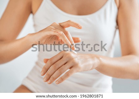 乳液應該怎麼選？油性肌、乾性肌這樣挑！完整教學提升你的保養效果