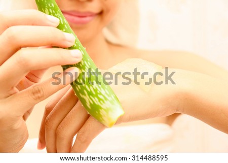 蘆薈膠需要在曬後修復時洗掉嗎？敏感肌曬後修復高效指南