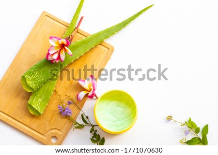 如何正確使用蘆薈膠進行多功能護理？高效護膚秘訣完整教學