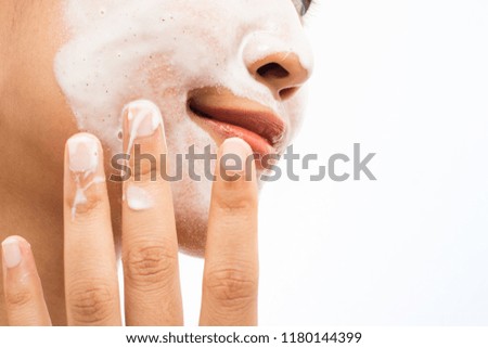 如何選擇適合季節變換的護膚品？皮膚科醫生教你四季護膚高效攻略