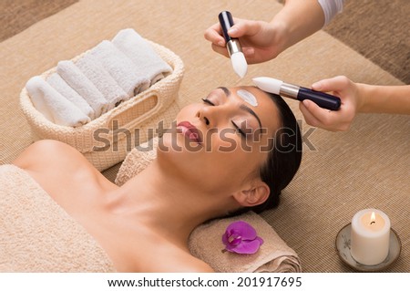 換季期間可以使用面膜嗎？皮膚科醫師教你：高效舒緩與保濕面膜攻略！