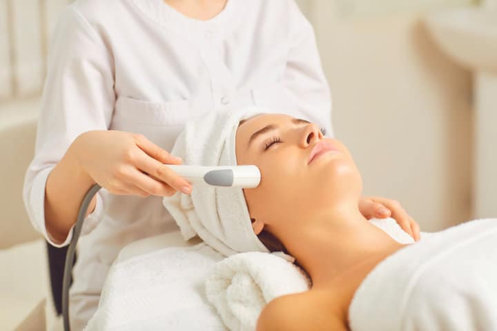 皮秒、淨膚、飛梭雷射懶人包：功效差別、價格與術後保養步驟全攻略