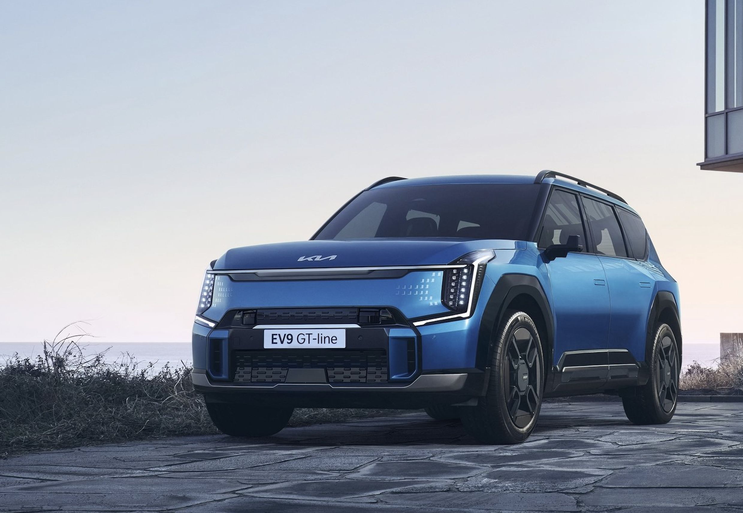 震撼！豐田GR Crown Crossover：380匹馬力性能猛獸即將來襲！