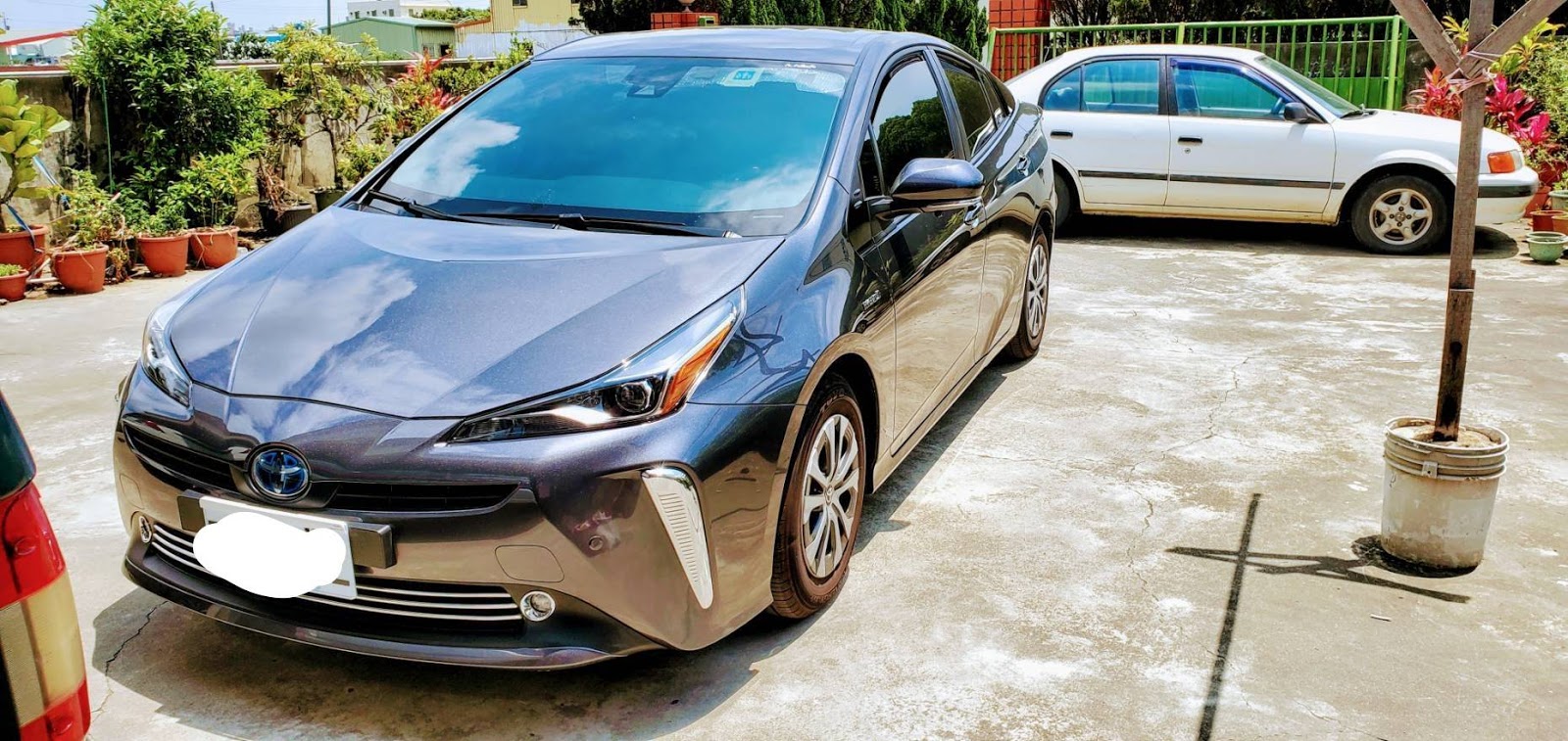 汽車外觀貼膜改裝的注意事項：新手必學！完整教學與高效施工秘訣