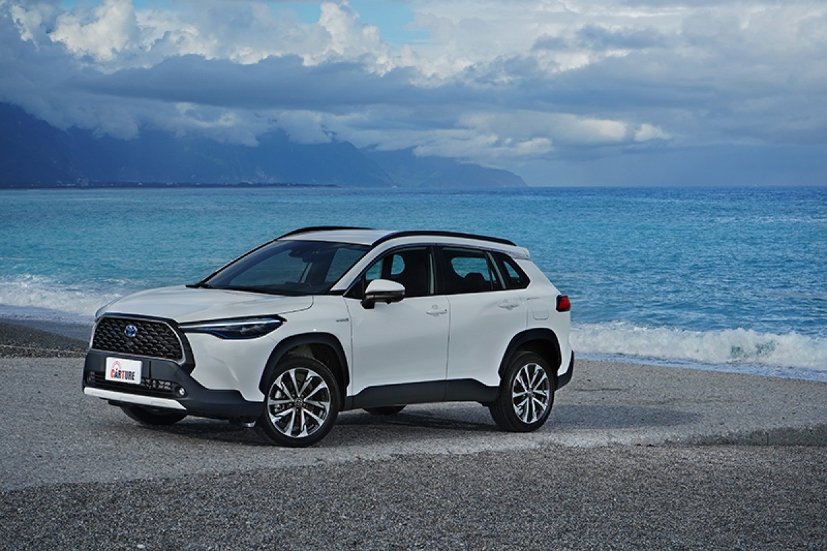 Toyota RAV4曜黑魅影版震撼登場！霸氣外觀+升級內裝，218匹馬力，安全配備滿載！