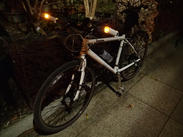 重機改裝大燈的光型選擇：聚光型VS散光型，高效提升夜間騎乘安全攻略