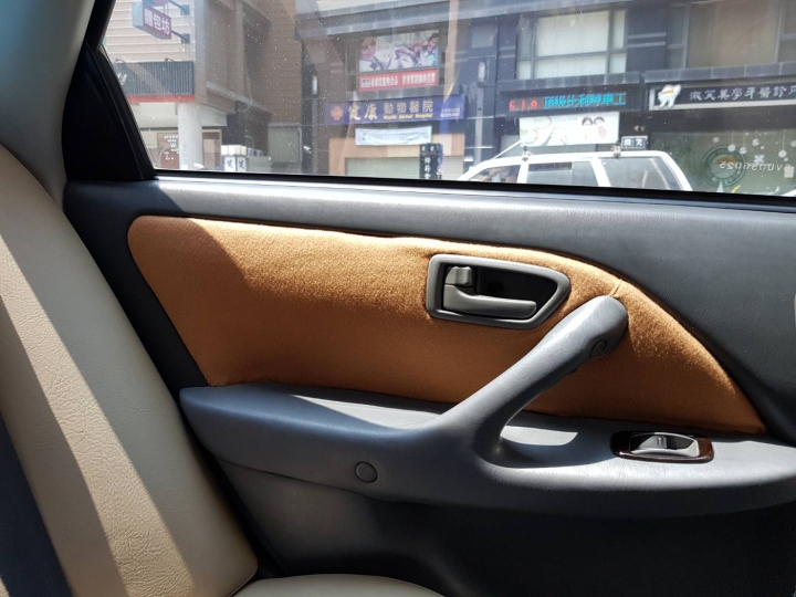 汽車內飾DIY改裝指南：完整教學，儀表板、方向盤、腳踏墊升級秘訣！