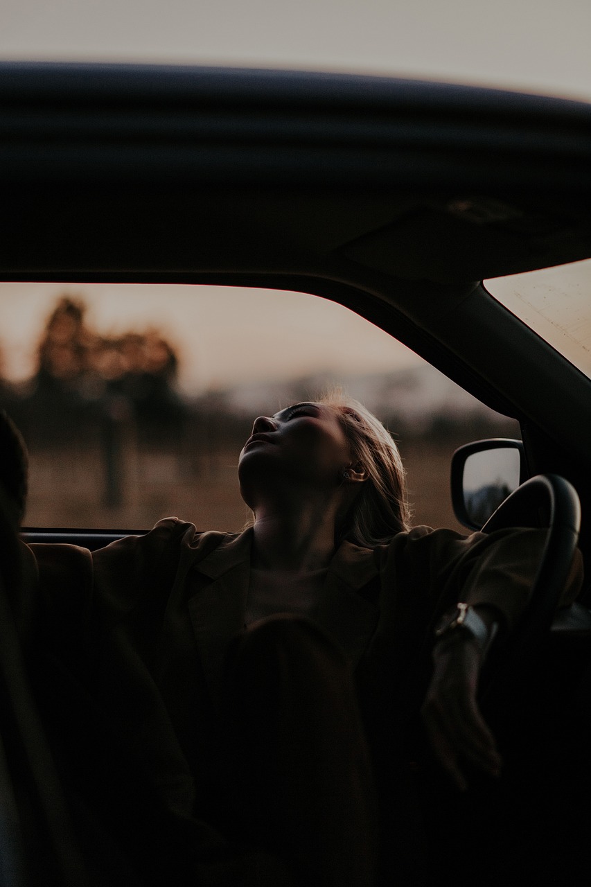 Toyota Corolla Cross與Mazda CX-30小型SUV比較：高效購車指南！哪款更適合你？