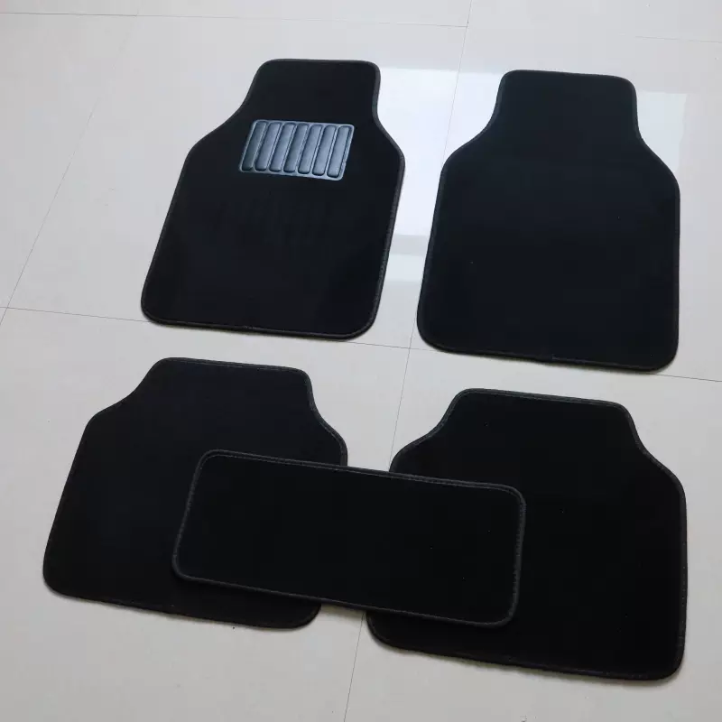 汽車防滑墊選購與安裝指南：老司機李維的完整教學