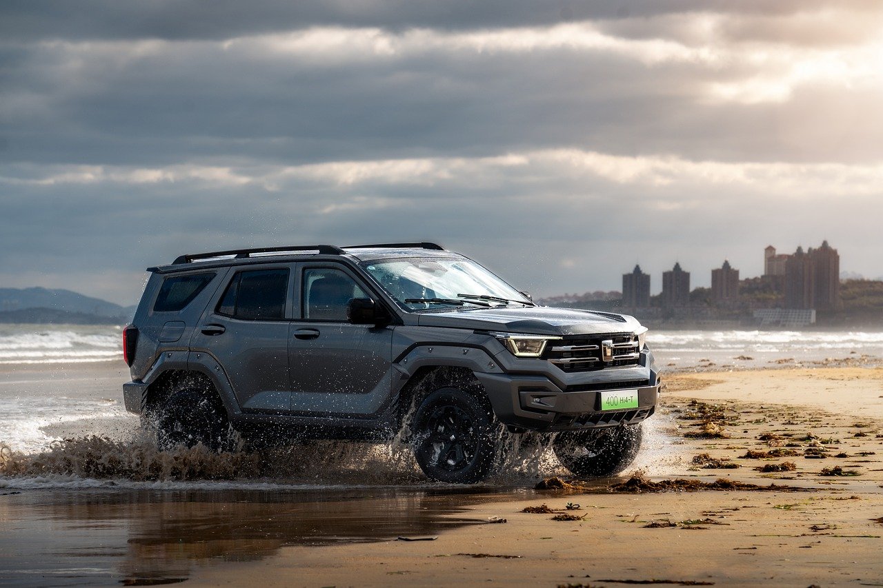 電動SUV與傳統燃油SUV的性能差異：高效選購指南，助您聰明挑選理想座駕