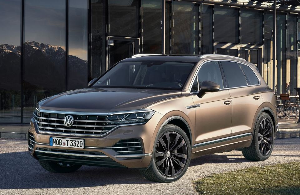 162萬！Toyota Crown Crossover限量黑武士版震撼登場，高性能配備細節完整解析！