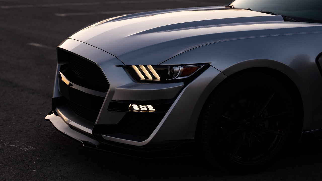 Volkswagen ID.4 vs Ford Mustang Mach-E：電動SUV選誰更值？續航、充電與科技配置深度評測