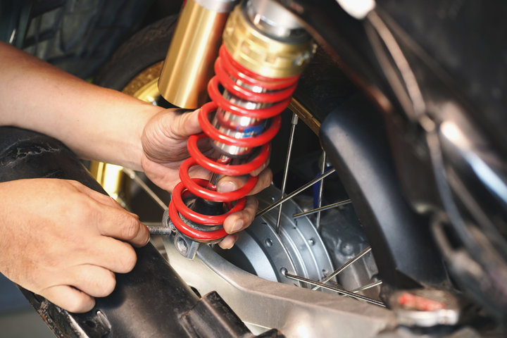 如何知道避震器壞了？專業技師教你3招快速自檢！