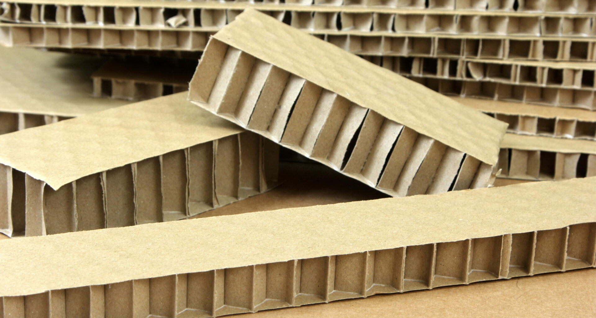 氣泡布與環保替代品的競爭：如何做出符合環保與效益的包裝決策？