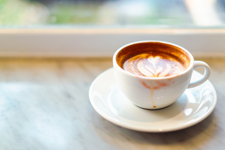 唇色暗沉、蒼白怎麼辦？霧唇如何讓你素顏也有好氣色？告別口紅沾杯的尷尬時刻