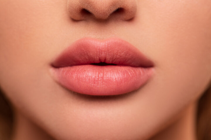 唇色天生不均、有暗角？霧唇能幫你完美校正！