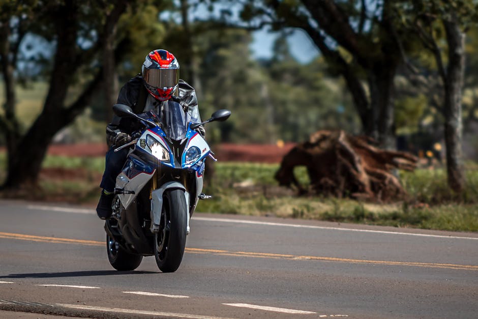 下雨天滑倒自摔也能賠？機車族必看！機車駕駛人傷害險理賠全攻略