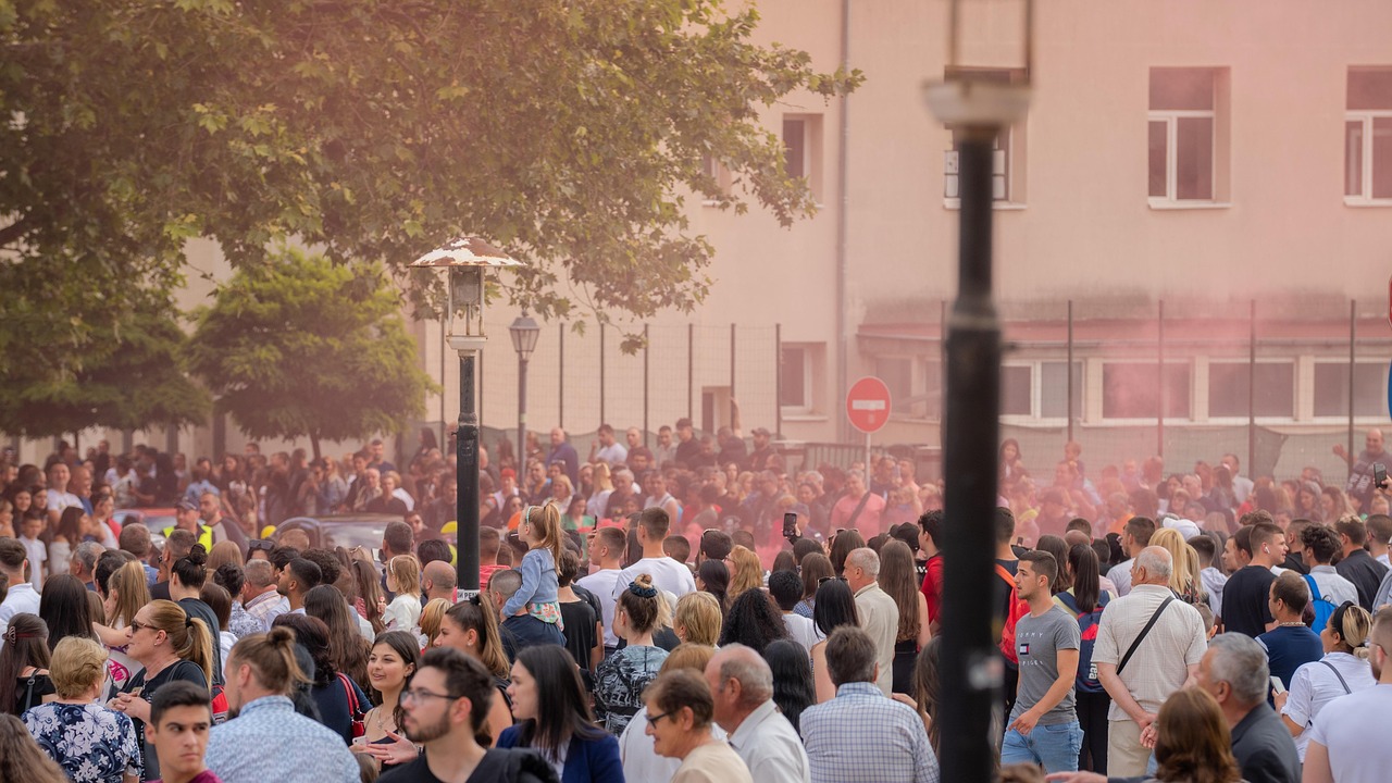 如何在直播中使用「產品比對與對比測試」吸引觀眾注意？直播帶貨銷售秘訣大公開！