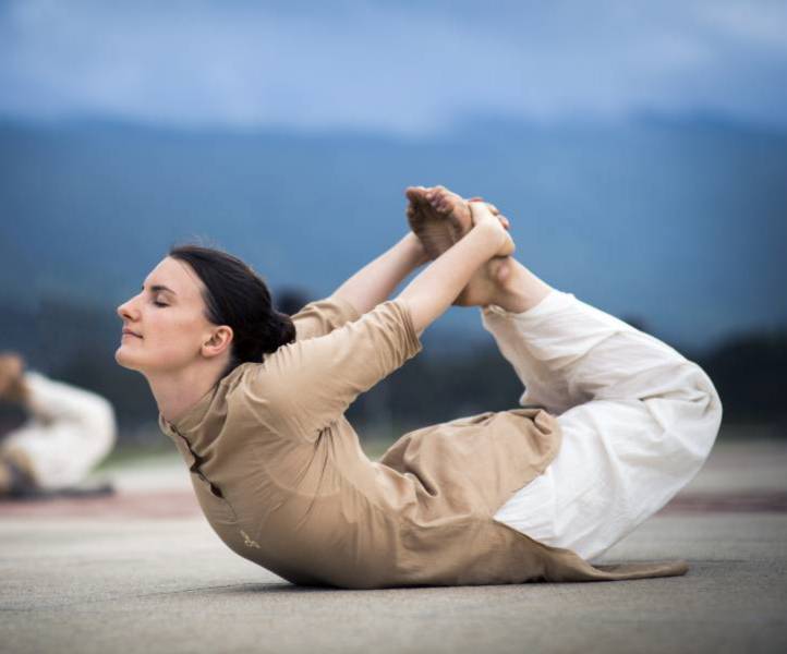 如何通過滾輪與瑜伽結合提升柔韌性與力量？高效提升柔韌與力量的滾輪瑜伽必學攻略