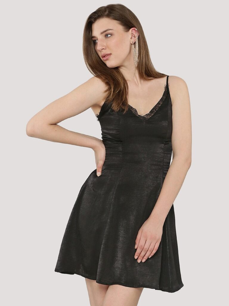 网上购物的女人